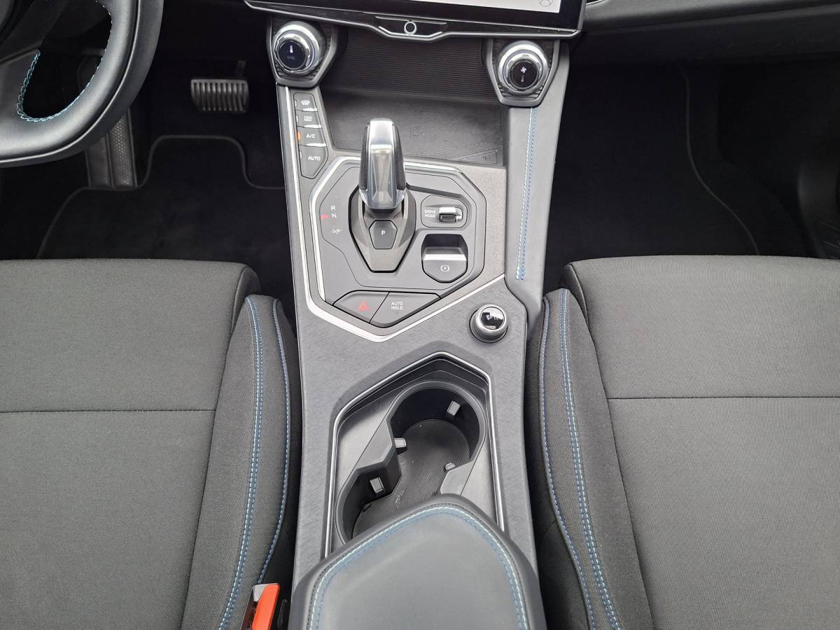 Lynk & Co 01 Lynk & Co 01 15x Op voorraad1.5 PHEV 262PK Adapt.Cruise 360° Cam Carplay Plug-in Stoelverw Vol opties!