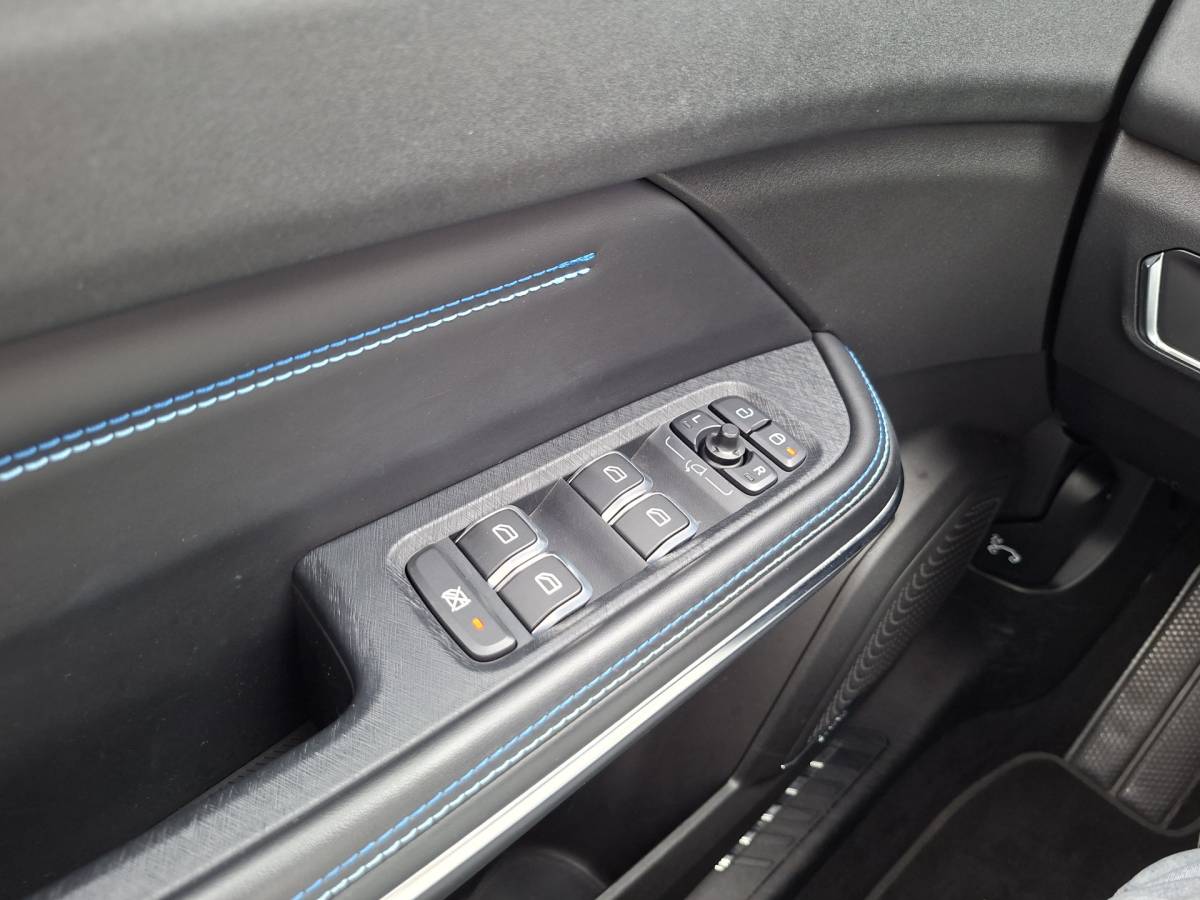 Lynk & Co 01 Lynk & Co 01 15x Op voorraad1.5 PHEV 262PK Adapt.Cruise 360° Cam Carplay Plug-in Stoelverw Vol opties!