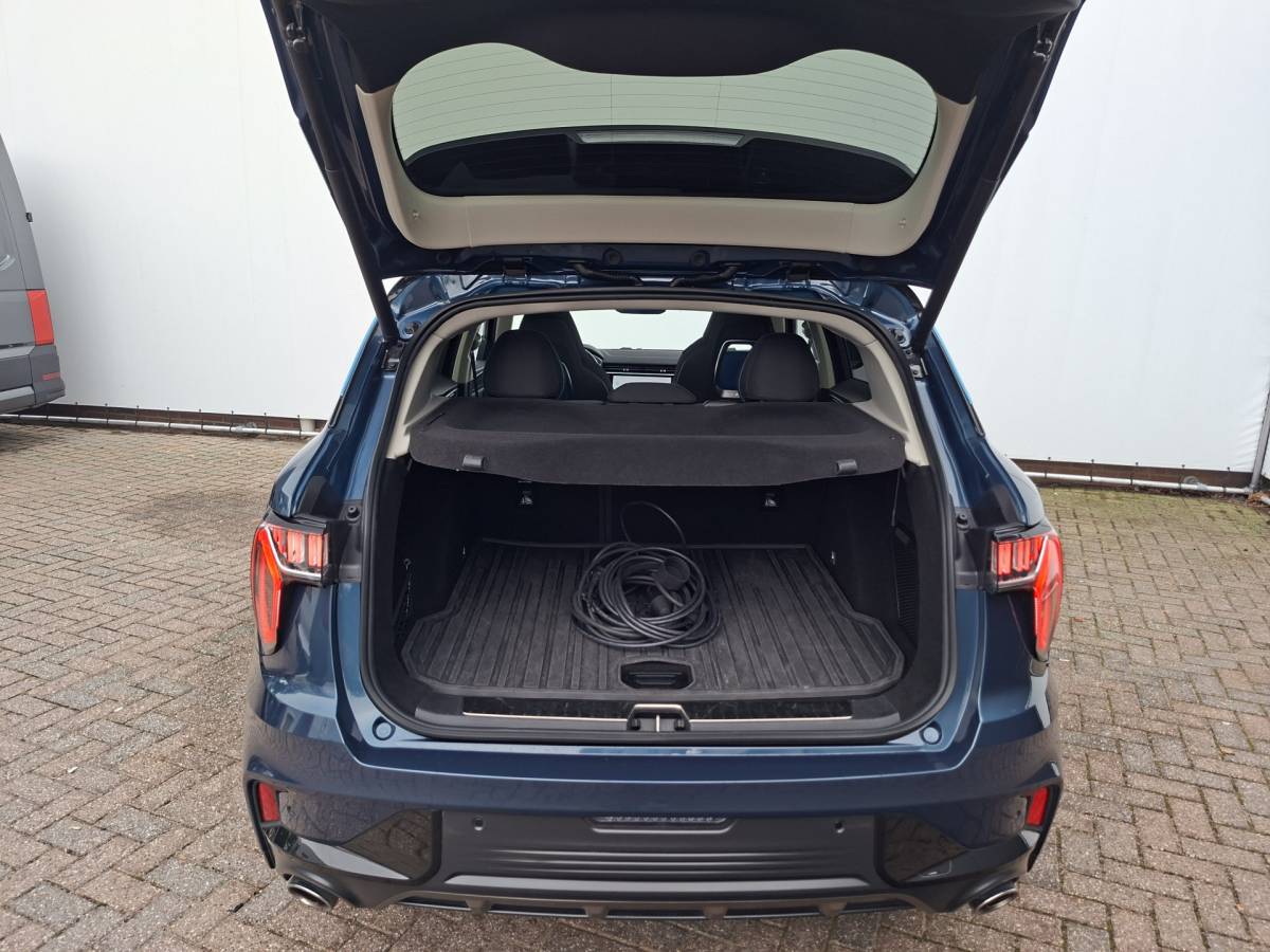 Lynk & Co 01 Lynk & Co 01 15x Op voorraad1.5 PHEV 262PK Adapt.Cruise 360° Cam Carplay Plug-in Stoelverw Vol opties!
