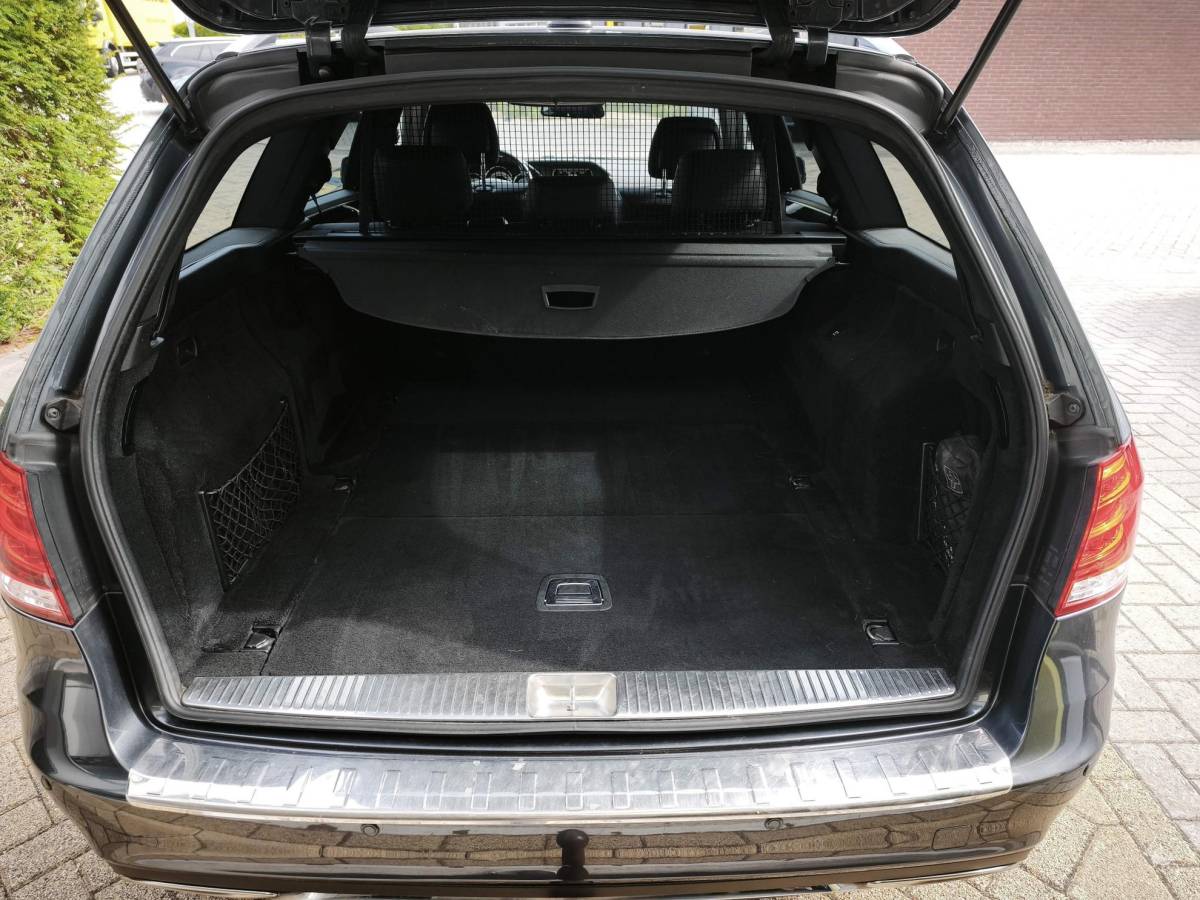 Mercedes-Benz E-Klasse Mercedes-Benz E-klasse Estate 200 Ambition Avantgarde Trekhaak Navigatie ADAS Front Assist