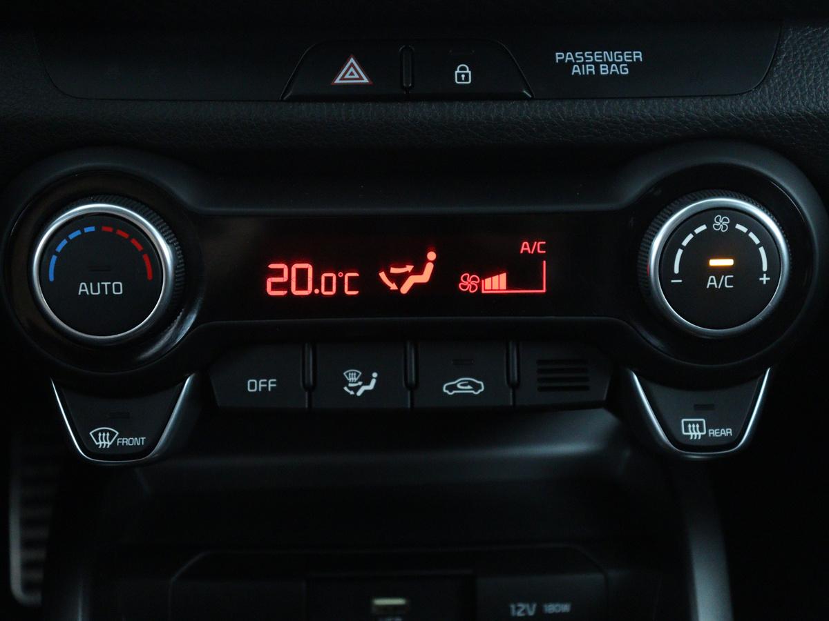 Kia Stonic Kia Stonic 1.0 T-GDi MHEV GT-Line | Half leder | Cruise control | Lane assist |  Stuur/stoel verwarming | Carplay | Climate control | 17″ velgen