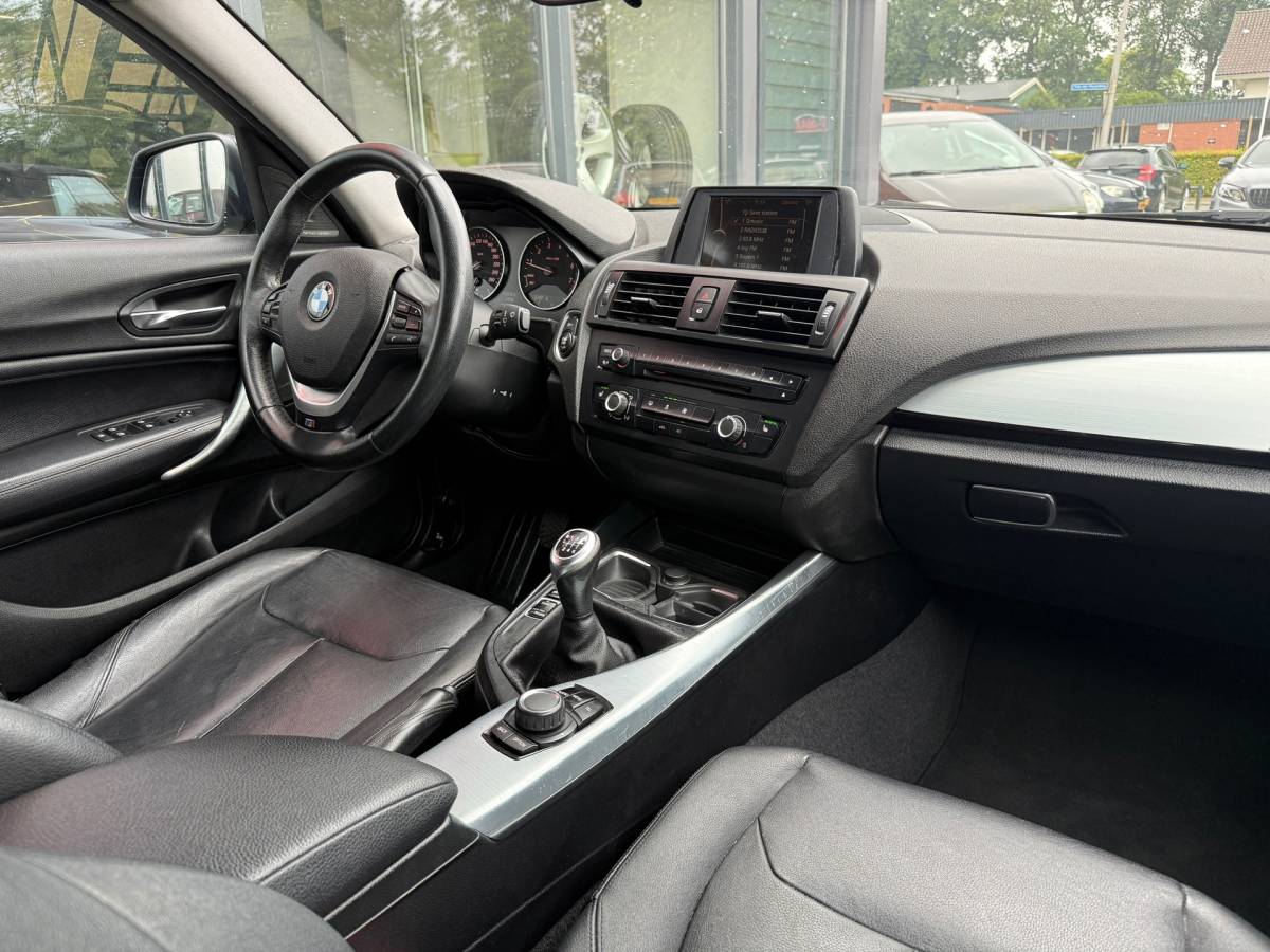 BMW 1 Serie BMW 1-serie 116i Executive Edit. Leder Xenon Pdc Stoelverw Cruise