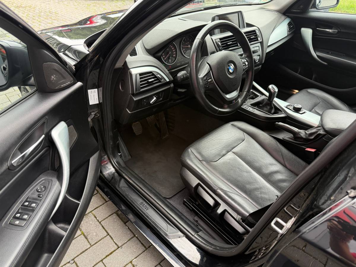 BMW 1 Serie BMW 1-serie 116i Executive Edit. Leder Xenon Pdc Stoelverw Cruise