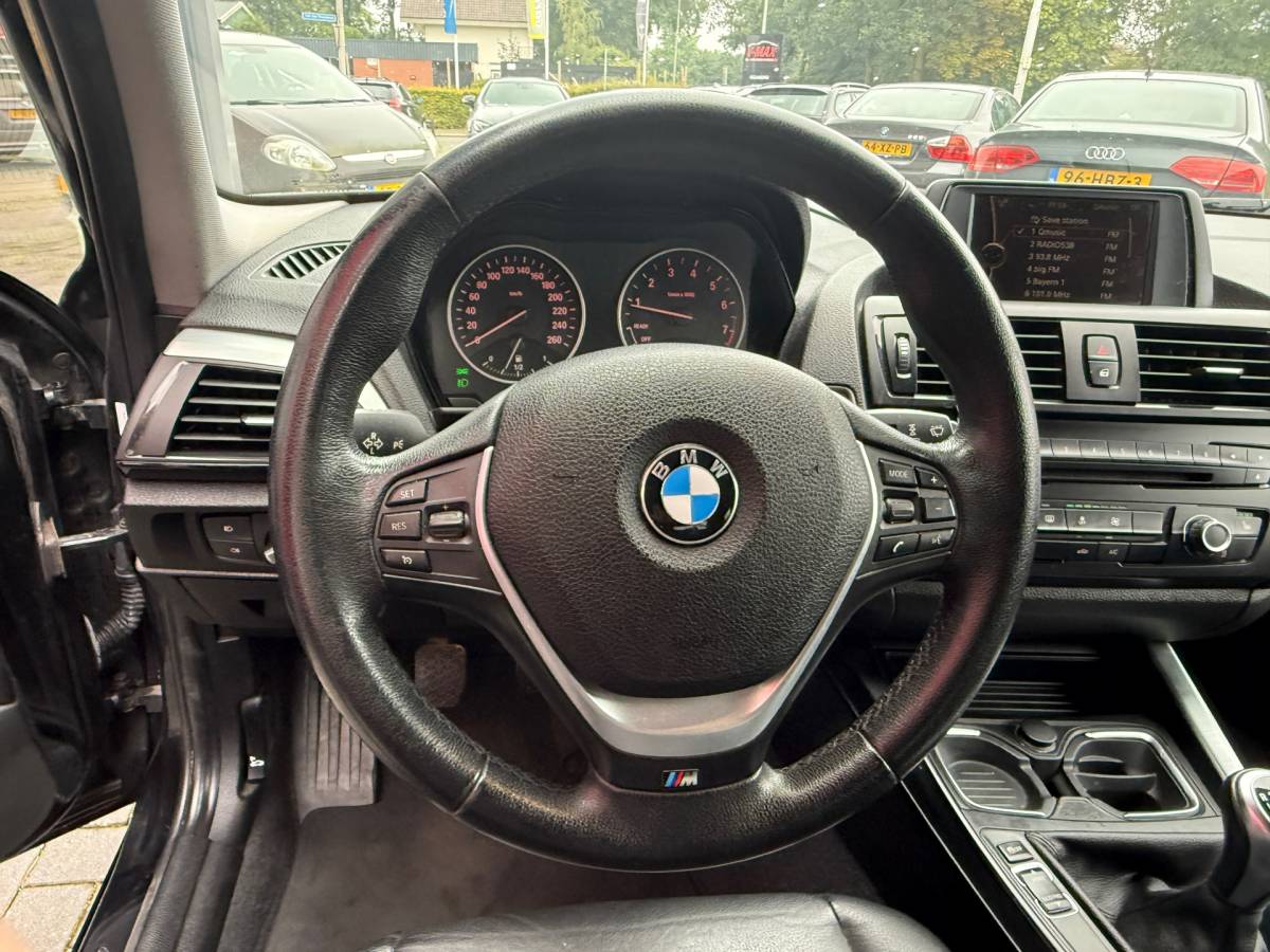 BMW 1 Serie BMW 1-serie 116i Executive Edit. Leder Xenon Pdc Stoelverw Cruise