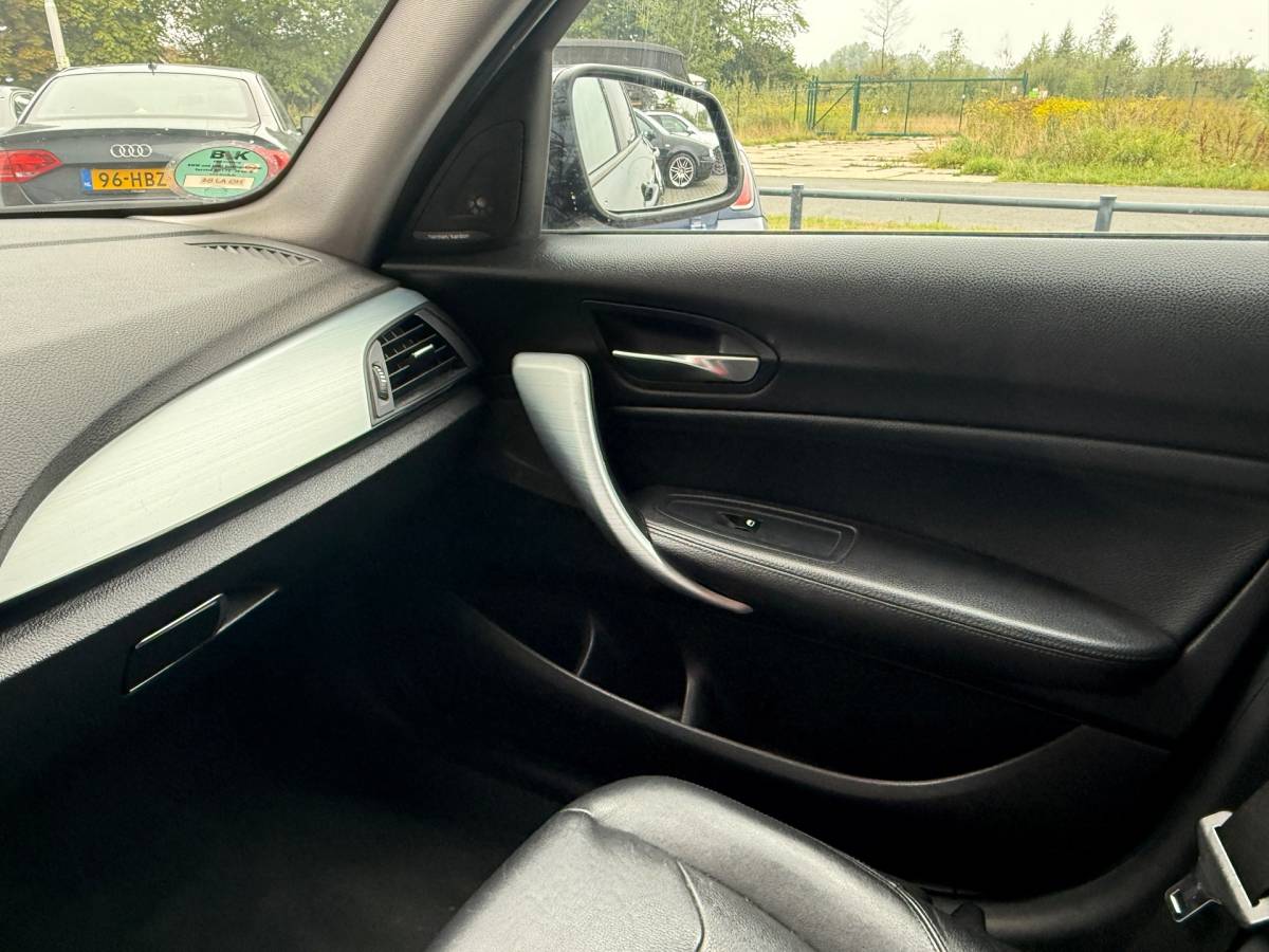 BMW 1 Serie BMW 1-serie 116i Executive Edit. Leder Xenon Pdc Stoelverw Cruise