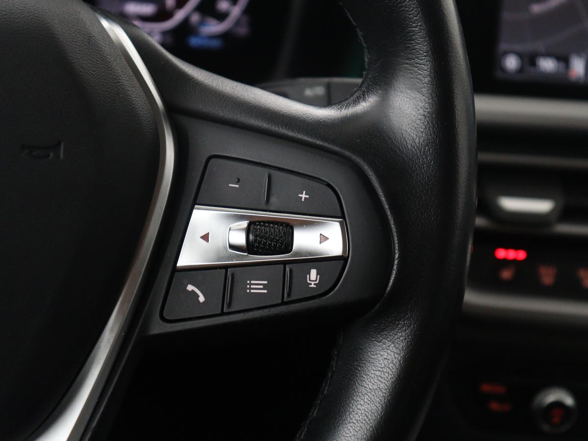 BMW 3 Serie BMW 3-serie Touring 320e Business Edition Plus | SOH 84,2% | Leder | Cruise control |  Stoelverwarming | Climate control | 3 zone klimaat | Navigatie | Bluetooth | Elektrische achterklep | Trekhaak
