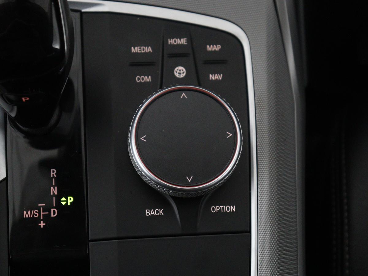 BMW 3 Serie BMW 3-serie Touring 320e Business Edition Plus | SOH 84,2% | Leder | Cruise control |  Stoelverwarming | Climate control | 3 zone klimaat | Navigatie | Bluetooth | Elektrische achterklep | Trekhaak