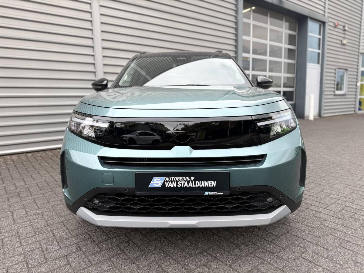 Opel Frontera Opel Frontera 1.2 Turbo Hybrid Ultimate 7p. NIEUWE AUTO!! | Stuurverwarming | Stoelverwarming | Draadloosopladen tel | PDC | Camera achter | Dodehoek detectie | Keyless entry | Keyless start | 7 Persoons auto!!