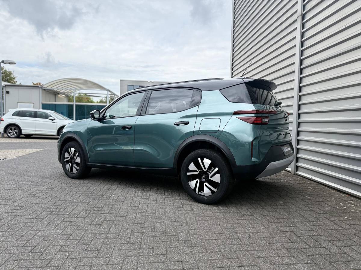 Opel Frontera Opel Frontera 1.2 Turbo Hybrid Ultimate 7p. NIEUWE AUTO!! | Stuurverwarming | Stoelverwarming | Draadloosopladen tel | PDC | Camera achter | Dodehoek detectie | Keyless entry | Keyless start | 7 Persoons auto!!