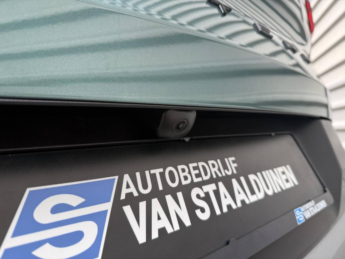 Opel Frontera Opel Frontera 1.2 Turbo Hybrid Ultimate 7p. NIEUWE AUTO!! | Stuurverwarming | Stoelverwarming | Draadloosopladen tel | PDC | Camera achter | Dodehoek detectie | Keyless entry | Keyless start | 7 Persoons auto!!