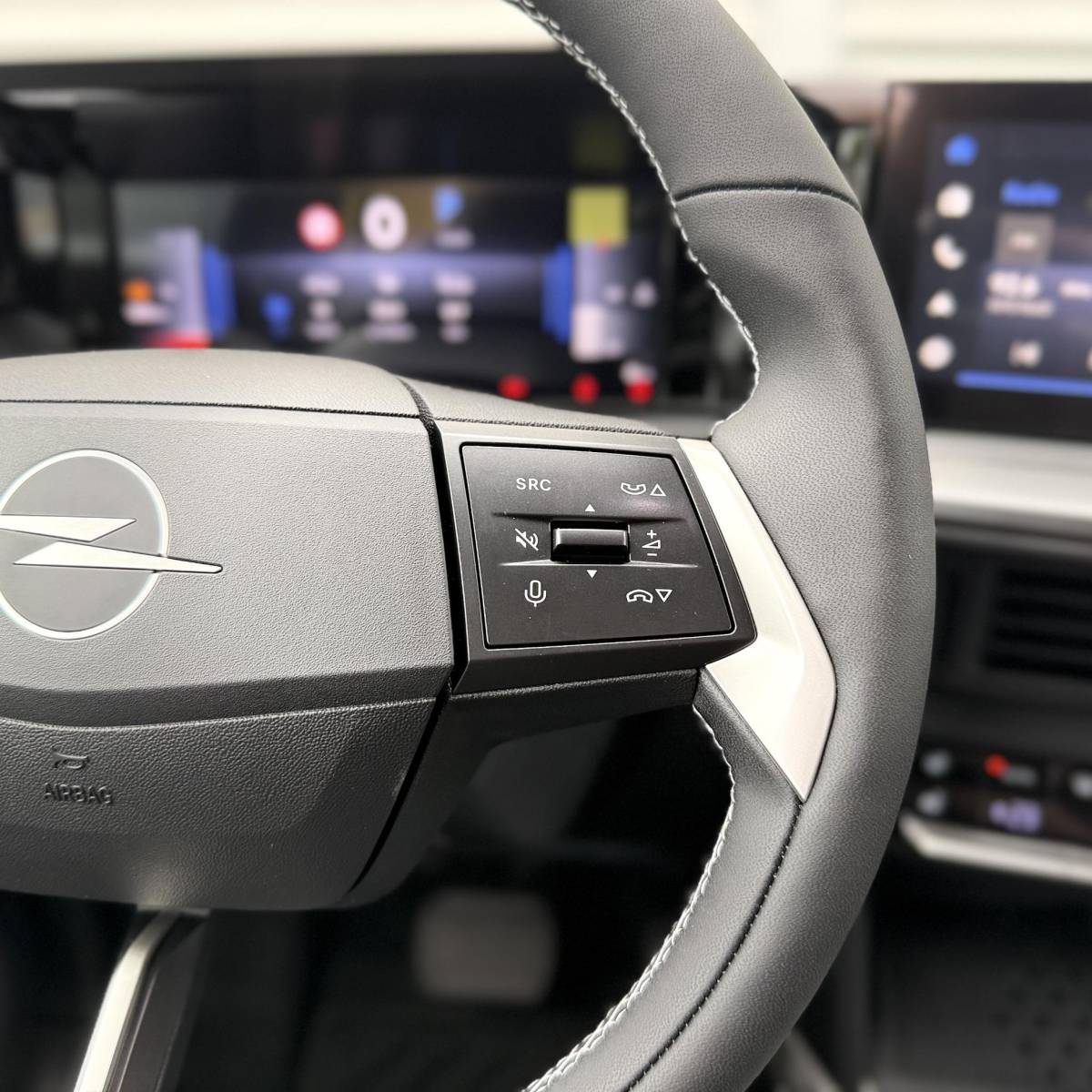 Opel Frontera Opel Frontera 1.2 Turbo Hybrid Ultimate 7p. NIEUWE AUTO!! | Stuurverwarming | Stoelverwarming | Draadloosopladen tel | PDC | Camera achter | Dodehoek detectie | Keyless entry | Keyless start | 7 Persoons auto!!