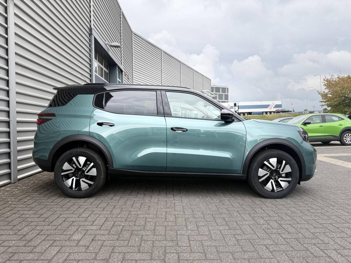 Opel Frontera Opel Frontera 1.2 Turbo Hybrid Ultimate 7p. NIEUWE AUTO!! | Stuurverwarming | Stoelverwarming | Draadloosopladen tel | PDC | Camera achter | Dodehoek detectie | Keyless entry | Keyless start | 7 Persoons auto!!