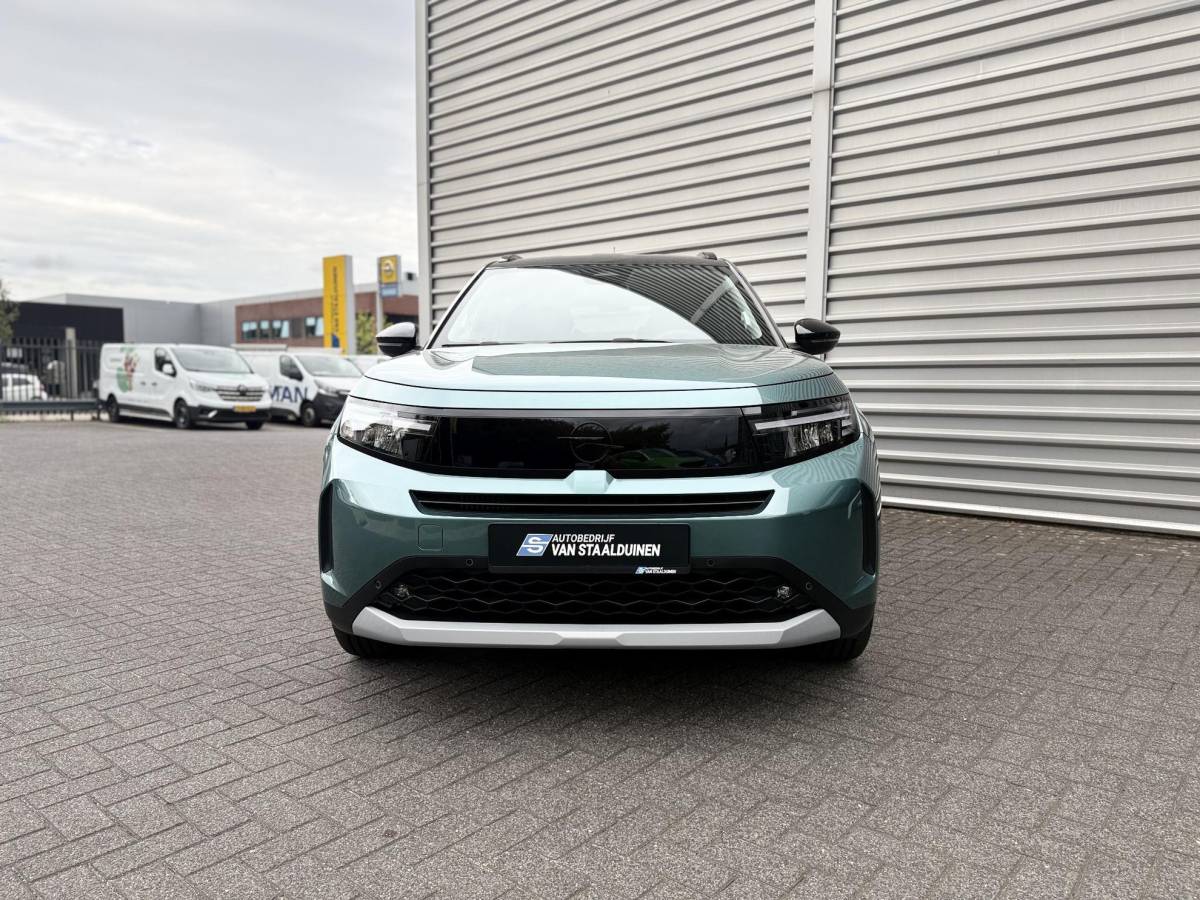 Opel Frontera Opel Frontera 1.2 Turbo Hybrid Ultimate 7p. NIEUWE AUTO!! | Stuurverwarming | Stoelverwarming | Draadloosopladen tel | PDC | Camera achter | Dodehoek detectie | Keyless entry | Keyless start | 7 Persoons auto!!