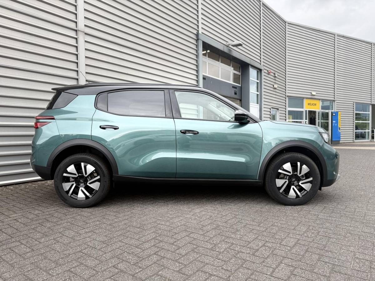 Opel Frontera Opel Frontera 1.2 Turbo Hybrid Ultimate 7p. NIEUWE AUTO!! | Stuurverwarming | Stoelverwarming | Draadloosopladen tel | PDC | Camera achter | Dodehoek detectie | Keyless entry | Keyless start | 7 Persoons auto!!