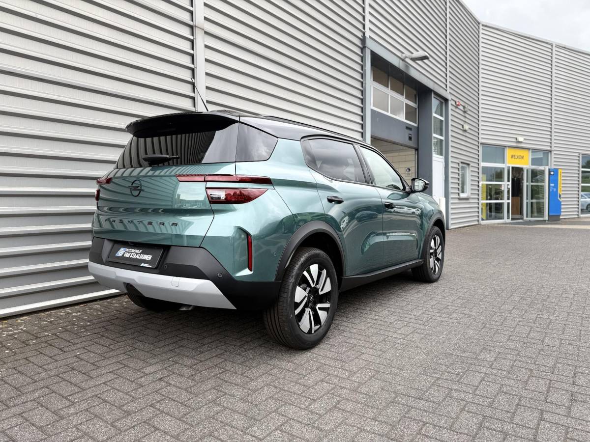 Opel Frontera Opel Frontera 1.2 Turbo Hybrid Ultimate 7p. NIEUWE AUTO!! | Stuurverwarming | Stoelverwarming | Draadloosopladen tel | PDC | Camera achter | Dodehoek detectie | Keyless entry | Keyless start | 7 Persoons auto!!