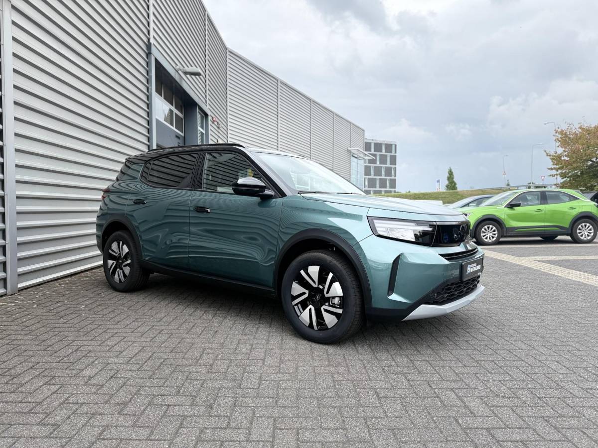 Opel Frontera Opel Frontera 1.2 Turbo Hybrid Ultimate 7p. NIEUWE AUTO!! | Stuurverwarming | Stoelverwarming | Draadloosopladen tel | PDC | Camera achter | Dodehoek detectie | Keyless entry | Keyless start | 7 Persoons auto!!