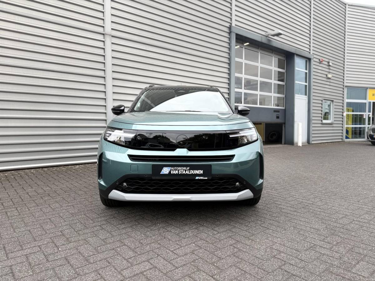 Opel Frontera Opel Frontera 1.2 Turbo Hybrid Ultimate 7p. NIEUWE AUTO!! | Stuurverwarming | Stoelverwarming | Draadloosopladen tel | PDC | Camera achter | Dodehoek detectie | Keyless entry | Keyless start | 7 Persoons auto!!