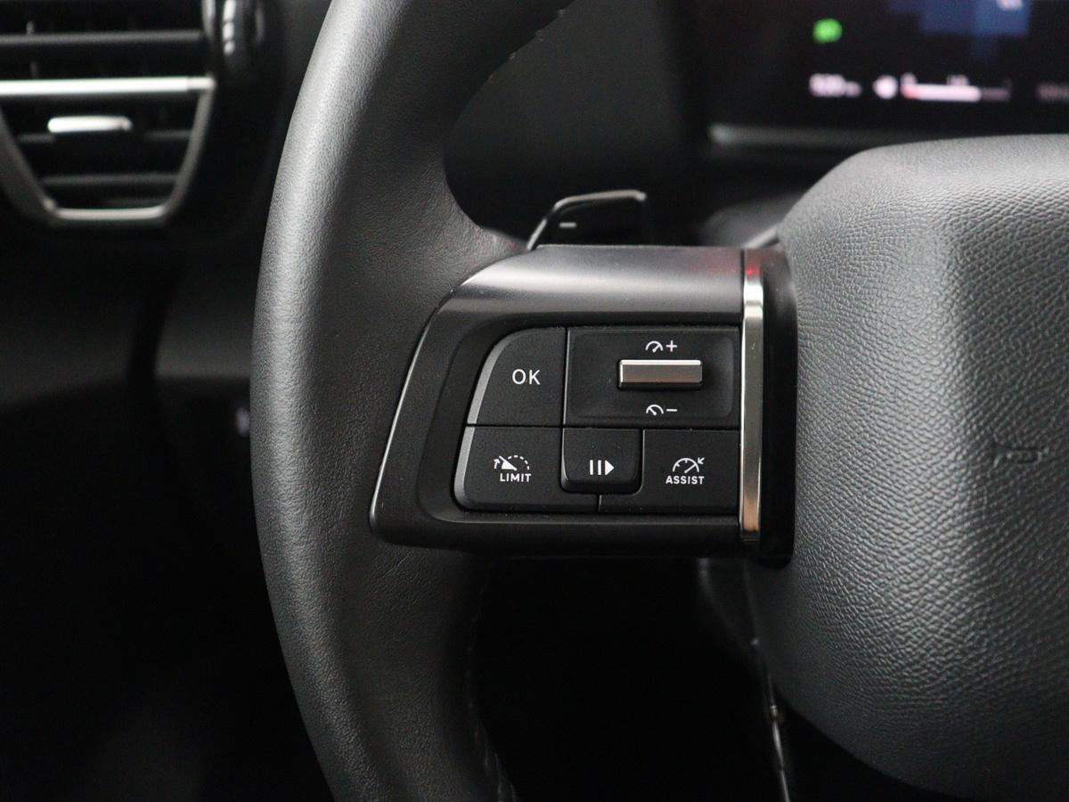 Citroën C4 Citroen C4 1.2 Puretech Feel | Cruise control | Navigatie | Camera |  Park assist | Carplay | Climate control | Trekhaak
