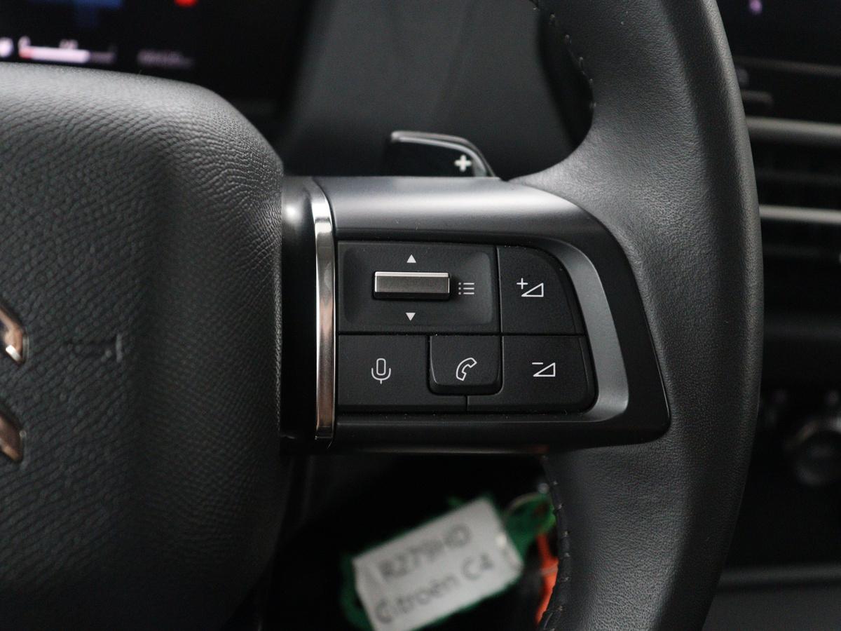Citroën C4 Citroen C4 1.2 Puretech Feel | Cruise control | Navigatie | Camera |  Park assist | Carplay | Climate control | Trekhaak