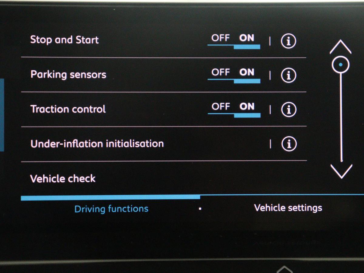 Citroën C4 Citroen C4 1.2 Puretech Feel | Cruise control | Navigatie | Camera |  Park assist | Carplay | Climate control | Trekhaak