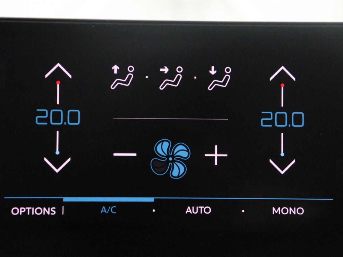 Citroën C4 Citroen C4 1.2 Puretech Feel | Cruise control | Navigatie | Camera |  Park assist | Carplay | Climate control | Trekhaak