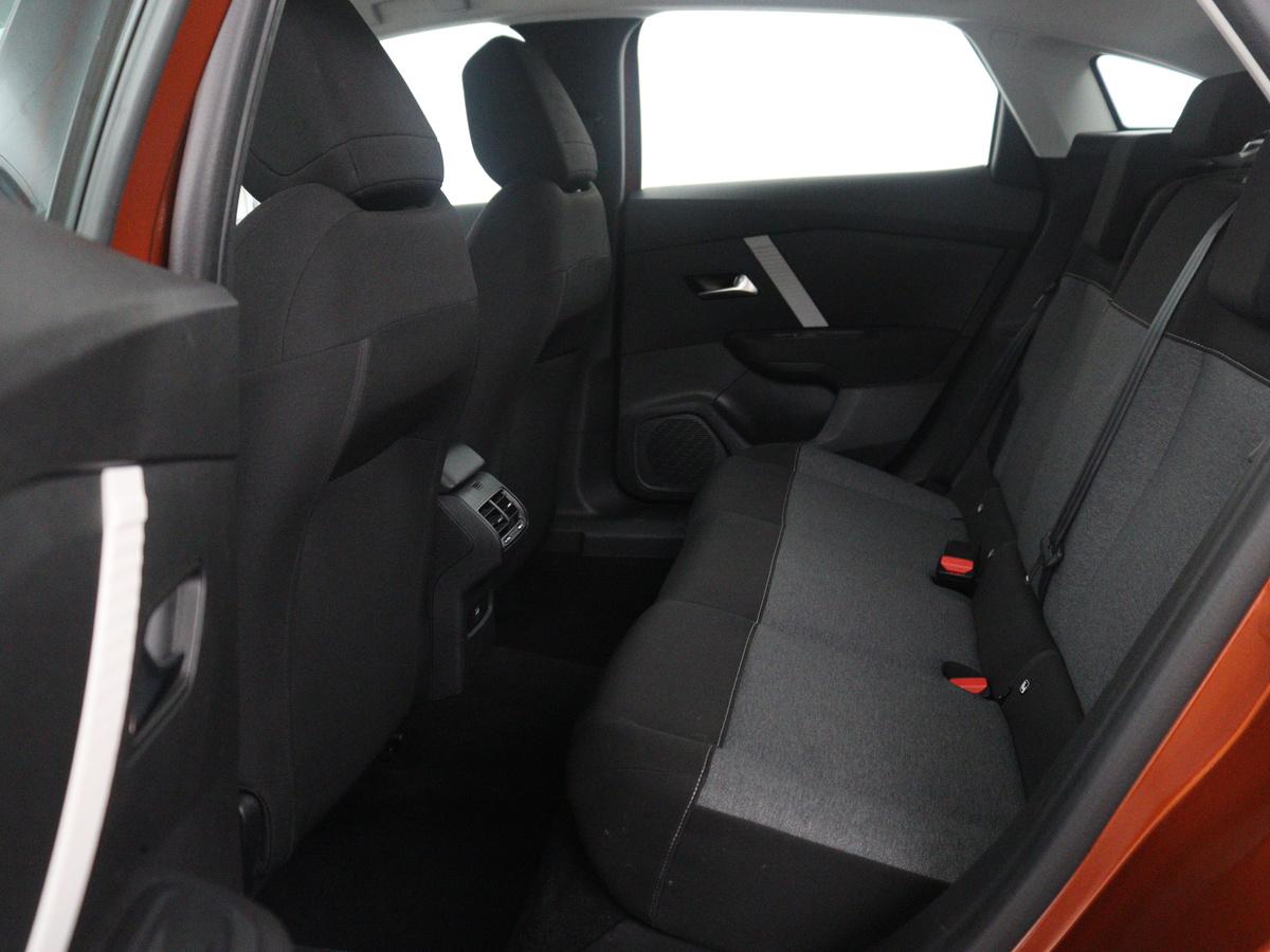 Citroën C4 Citroen C4 1.2 Puretech Feel | Cruise control | Navigatie | Camera |  Park assist | Carplay | Climate control | Trekhaak
