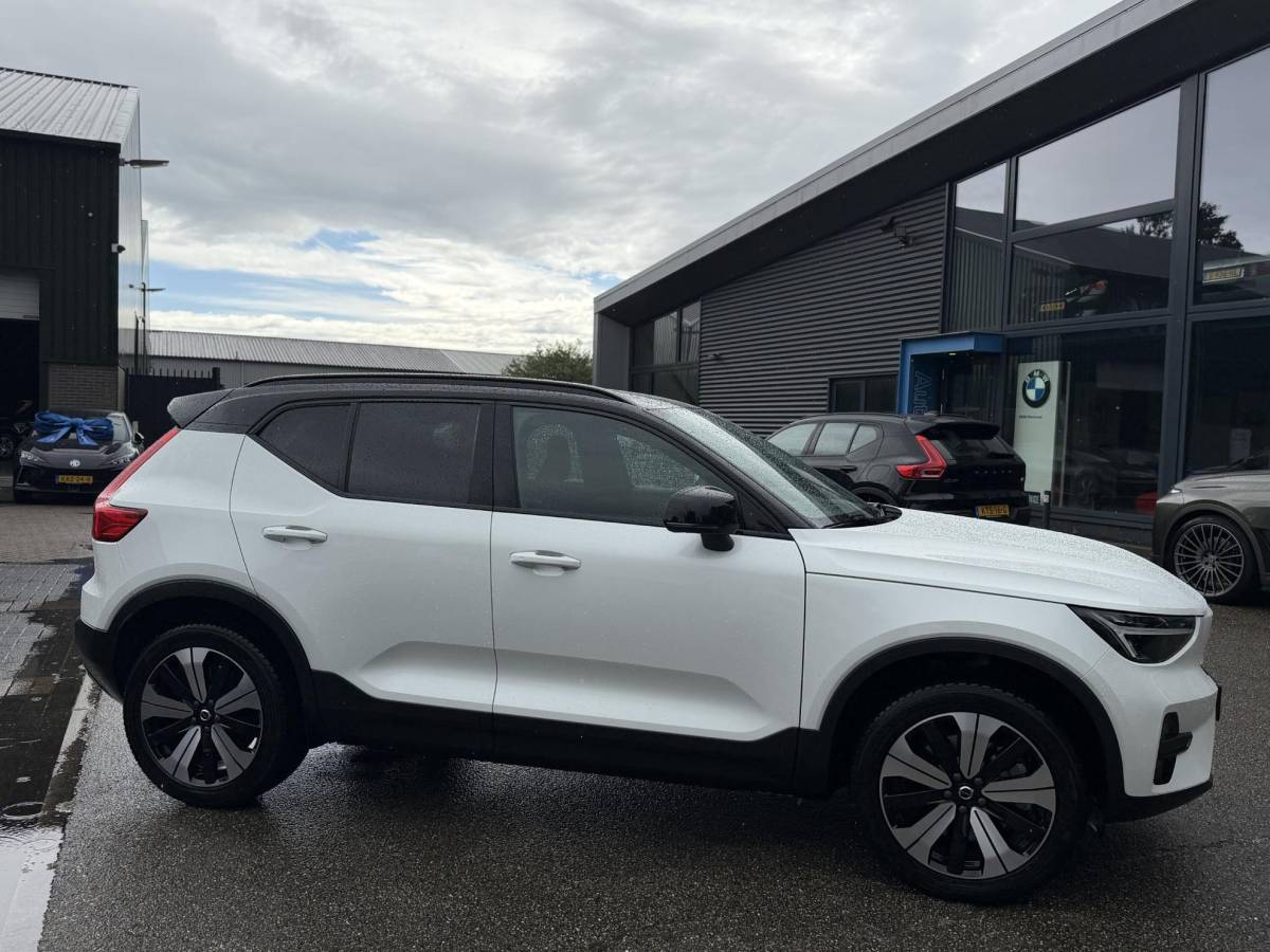 Volvo XC40 Volvo XC40 Single Motor Plus 69 kWh SOH 93% | ELEKTRISCHE KOFFERBAK | VOLVO DEALER ONDERHOUDEN | ADAPTIVE CRUISE CONTROL | STOEL- + STUURWIELVERWARMING | CAMERA | ALL-IN PRIJS INCL. 12 MND BOVAG GARANTIE