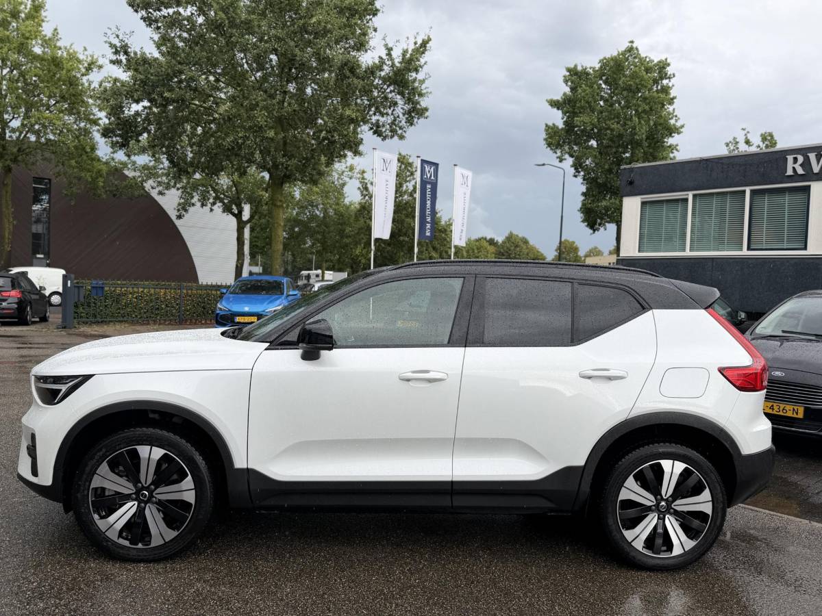 Volvo XC40 Volvo XC40 Single Motor Plus 69 kWh SOH 93% | ELEKTRISCHE KOFFERBAK | VOLVO DEALER ONDERHOUDEN | ADAPTIVE CRUISE CONTROL | STOEL- + STUURWIELVERWARMING | CAMERA | ALL-IN PRIJS INCL. 12 MND BOVAG GARANTIE