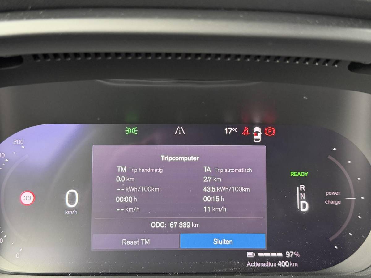Volvo XC40 Volvo XC40 Single Motor Plus 69 kWh SOH 93% | ELEKTRISCHE KOFFERBAK | VOLVO DEALER ONDERHOUDEN | ADAPTIVE CRUISE CONTROL | STOEL- + STUURWIELVERWARMING | CAMERA | ALL-IN PRIJS INCL. 12 MND BOVAG GARANTIE
