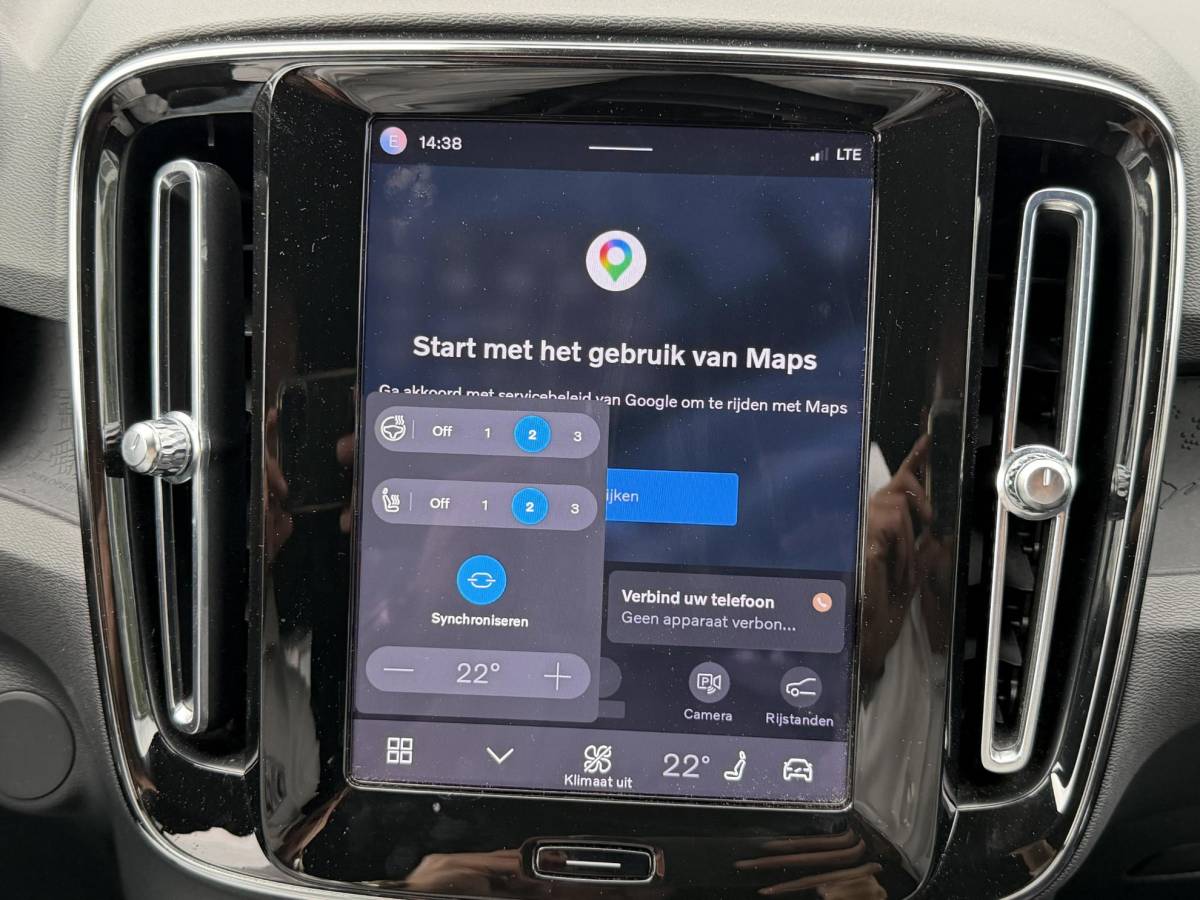 Volvo XC40 Volvo XC40 Single Motor Plus 69 kWh SOH 93% | ELEKTRISCHE KOFFERBAK | VOLVO DEALER ONDERHOUDEN | ADAPTIVE CRUISE CONTROL | STOEL- + STUURWIELVERWARMING | CAMERA | ALL-IN PRIJS INCL. 12 MND BOVAG GARANTIE