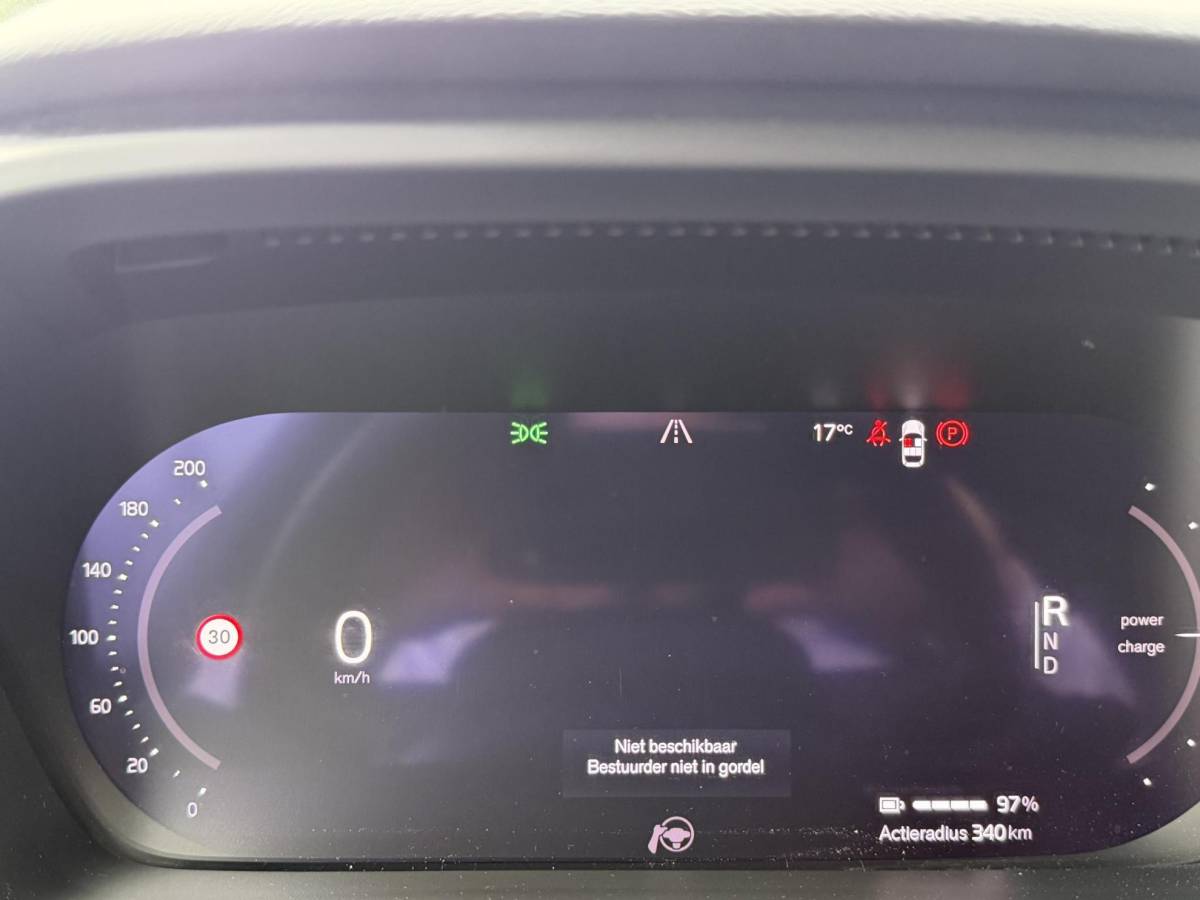 Volvo XC40 Volvo XC40 Single Motor Plus 69 kWh SOH 93% | ELEKTRISCHE KOFFERBAK | VOLVO DEALER ONDERHOUDEN | ADAPTIVE CRUISE CONTROL | STOEL- + STUURWIELVERWARMING | CAMERA | ALL-IN PRIJS INCL. 12 MND BOVAG GARANTIE