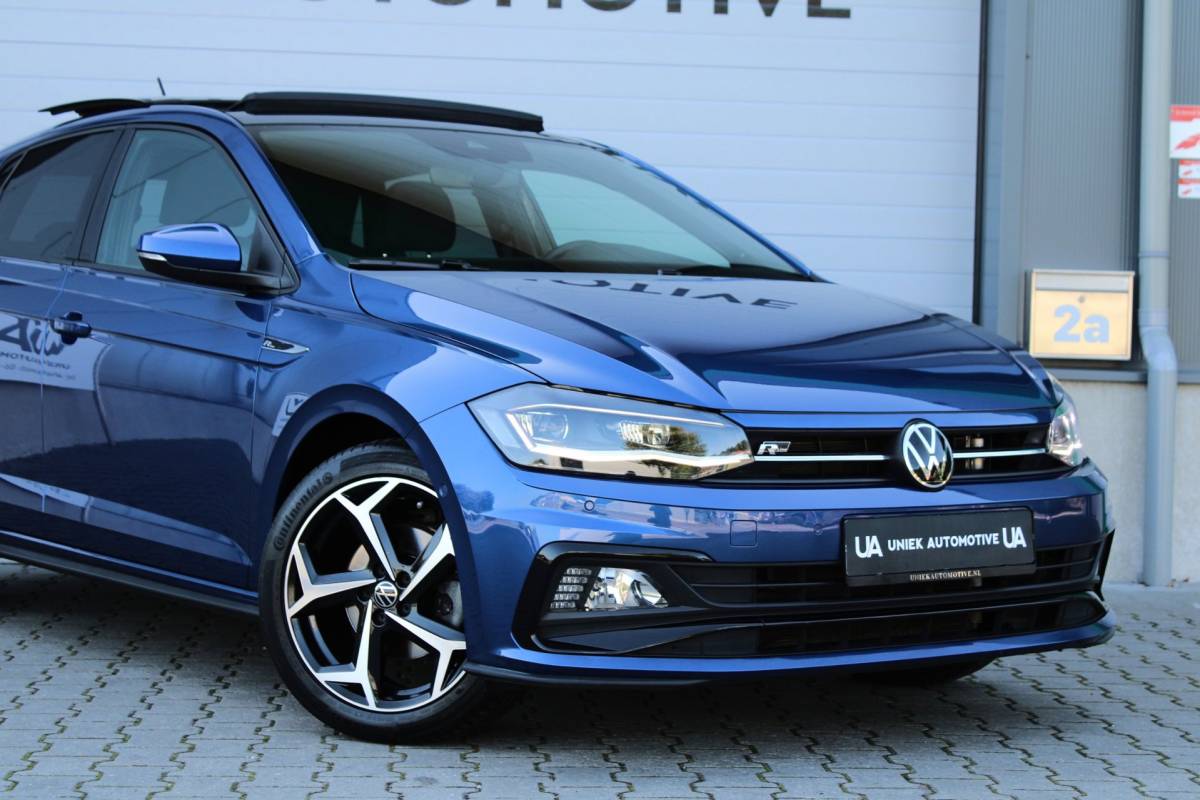 Volkswagen Polo Volkswagen Polo 1.5 TSI HIGHLINE BUSINESS R | R LINE | KEYLESS | 17″ | CAMERA | BEATS | LED | DODEHOEK | ACC | PANO | 1E EIG!