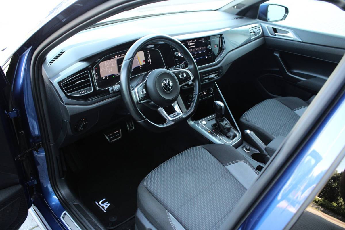 Volkswagen Polo Volkswagen Polo 1.5 TSI HIGHLINE BUSINESS R | R LINE | KEYLESS | 17″ | CAMERA | BEATS | LED | DODEHOEK | ACC | PANO | 1E EIG!