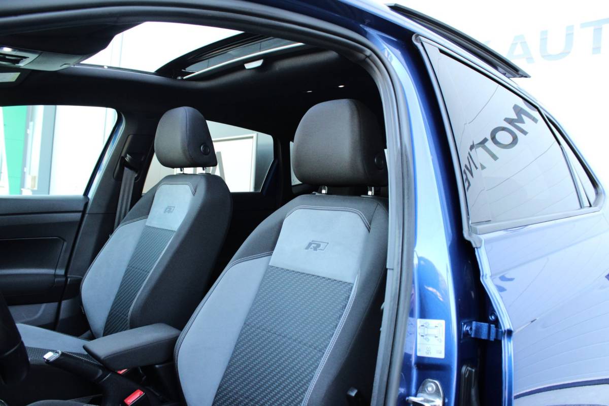 Volkswagen Polo Volkswagen Polo 1.5 TSI HIGHLINE BUSINESS R | R LINE | KEYLESS | 17″ | CAMERA | BEATS | LED | DODEHOEK | ACC | PANO | 1E EIG!