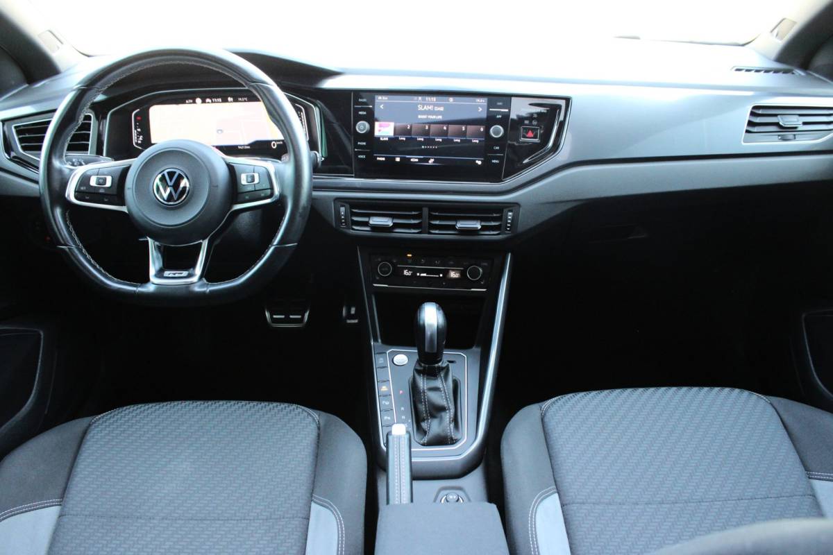Volkswagen Polo Volkswagen Polo 1.5 TSI HIGHLINE BUSINESS R | R LINE | KEYLESS | 17″ | CAMERA | BEATS | LED | DODEHOEK | ACC | PANO | 1E EIG!