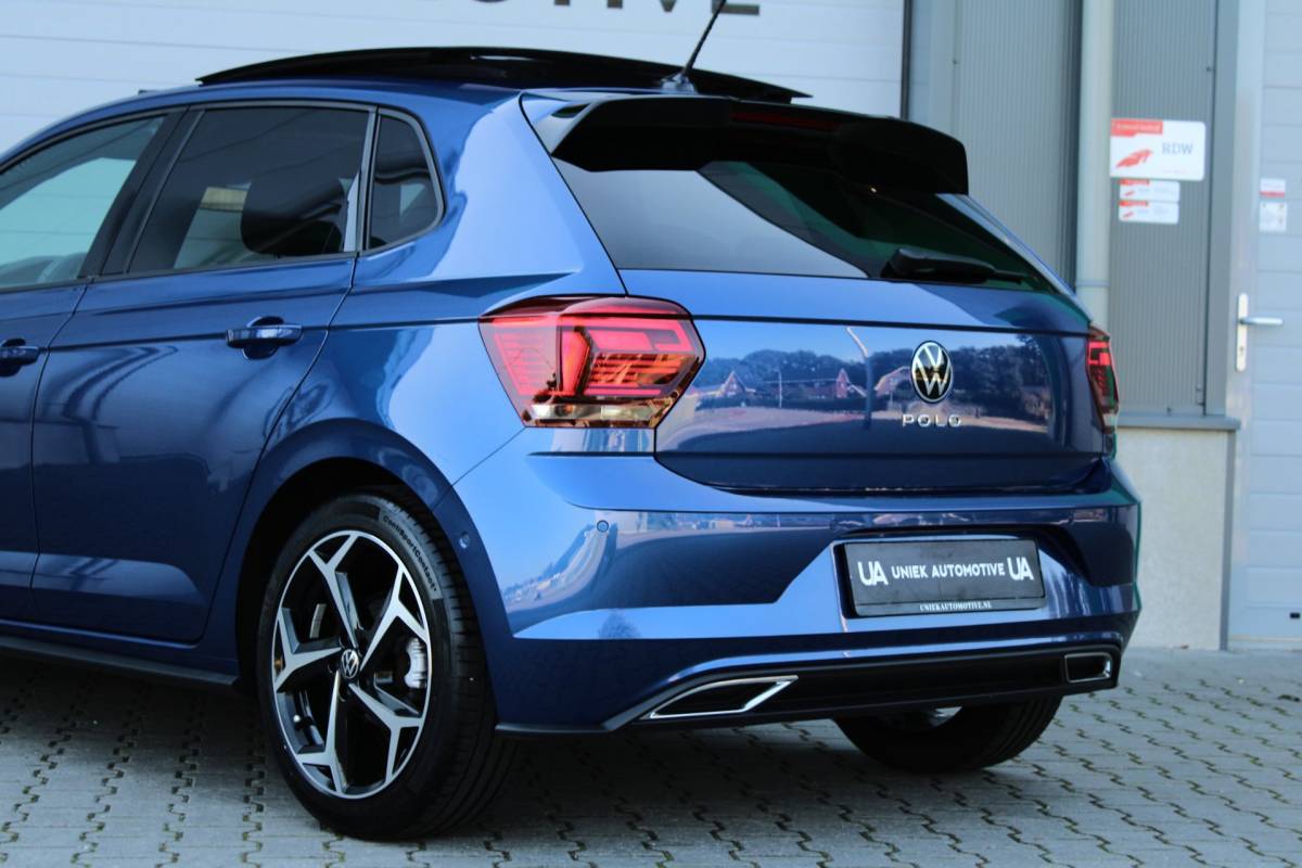 Volkswagen Polo Volkswagen Polo 1.5 TSI HIGHLINE BUSINESS R | R LINE | KEYLESS | 17″ | CAMERA | BEATS | LED | DODEHOEK | ACC | PANO | 1E EIG!