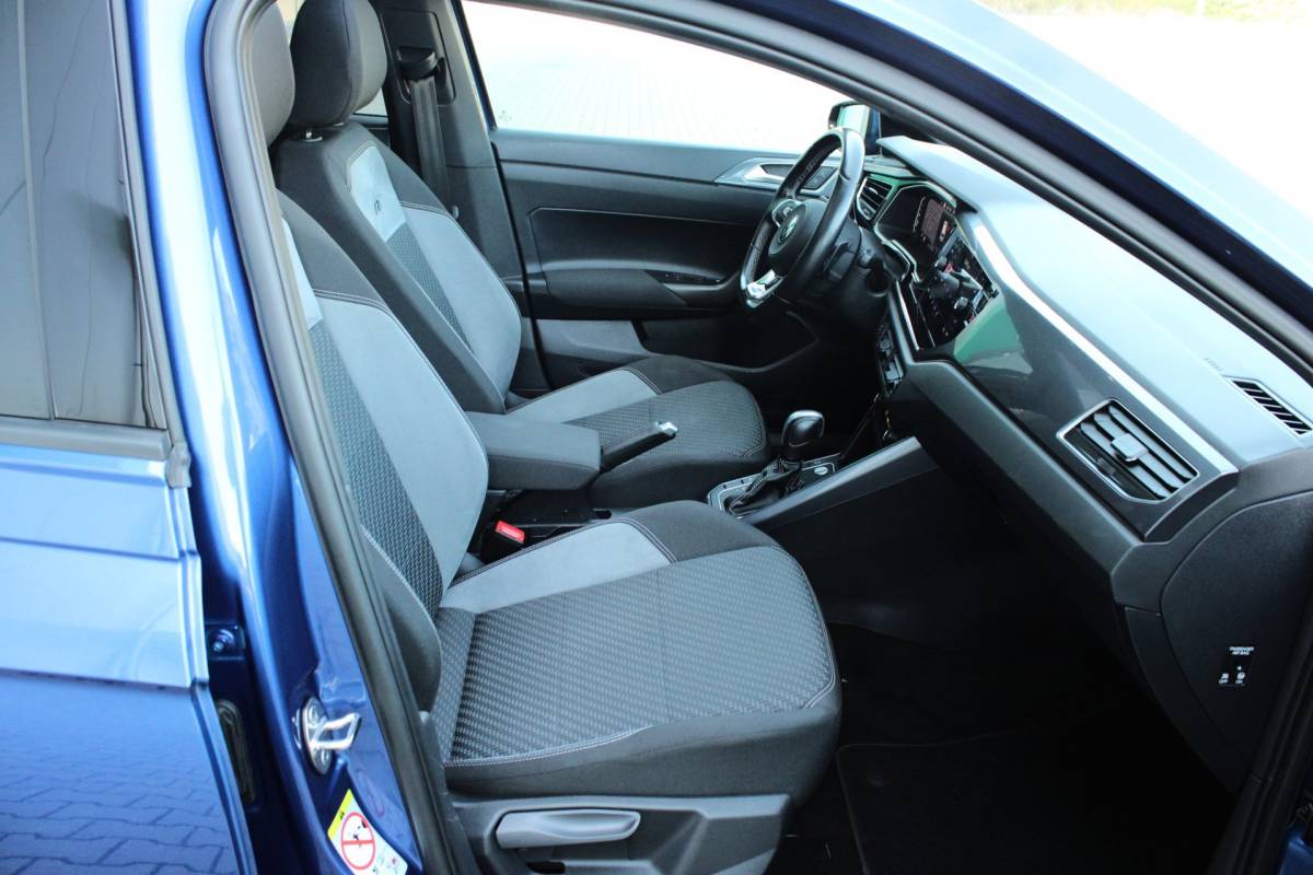 Volkswagen Polo Volkswagen Polo 1.5 TSI HIGHLINE BUSINESS R | R LINE | KEYLESS | 17″ | CAMERA | BEATS | LED | DODEHOEK | ACC | PANO | 1E EIG!