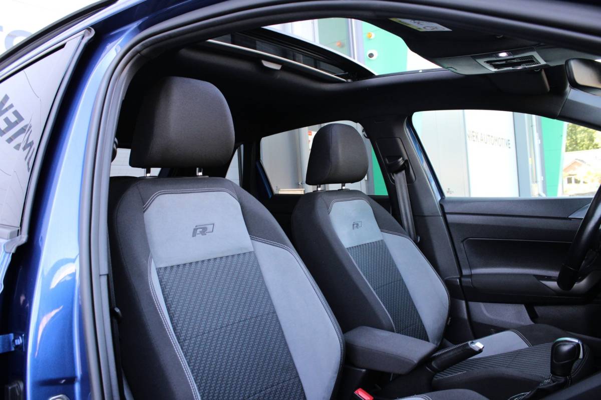 Volkswagen Polo Volkswagen Polo 1.5 TSI HIGHLINE BUSINESS R | R LINE | KEYLESS | 17″ | CAMERA | BEATS | LED | DODEHOEK | ACC | PANO | 1E EIG!