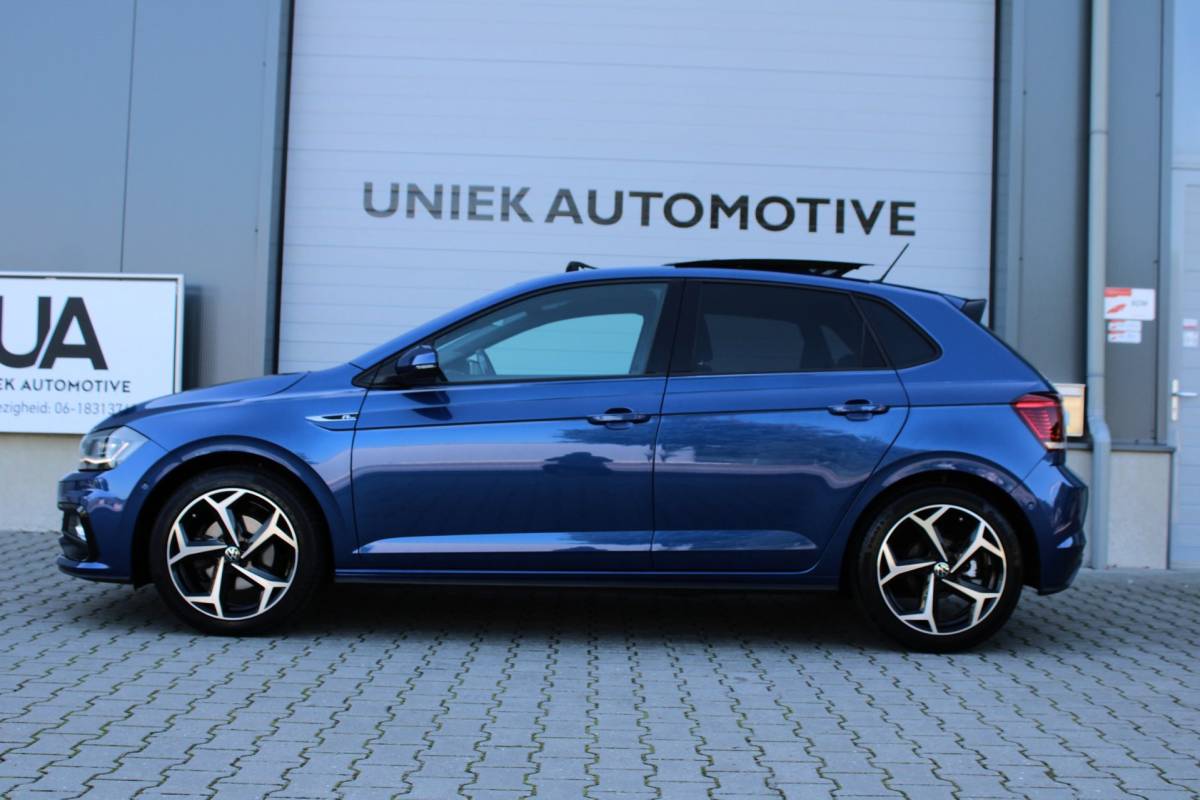 Volkswagen Polo Volkswagen Polo 1.5 TSI HIGHLINE BUSINESS R | R LINE | KEYLESS | 17″ | CAMERA | BEATS | LED | DODEHOEK | ACC | PANO | 1E EIG!
