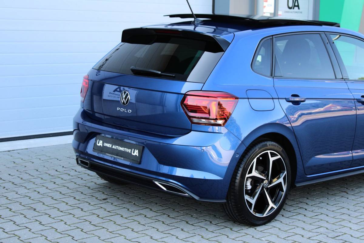Volkswagen Polo Volkswagen Polo 1.5 TSI HIGHLINE BUSINESS R | R LINE | KEYLESS | 17″ | CAMERA | BEATS | LED | DODEHOEK | ACC | PANO | 1E EIG!