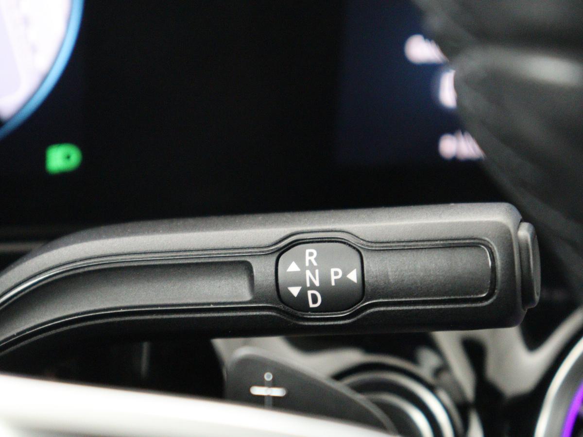 Mercedes-Benz EQA Mercedes-Benz EQA 250 Business Solution Luxury 67 kWh | SOH 94,7% | Half leder | Cruise control | Dodehoek detectie | Stoelverwarming | Camera | Park assist | Navigatie | Sfeerverlichting | Elektrische achterklep