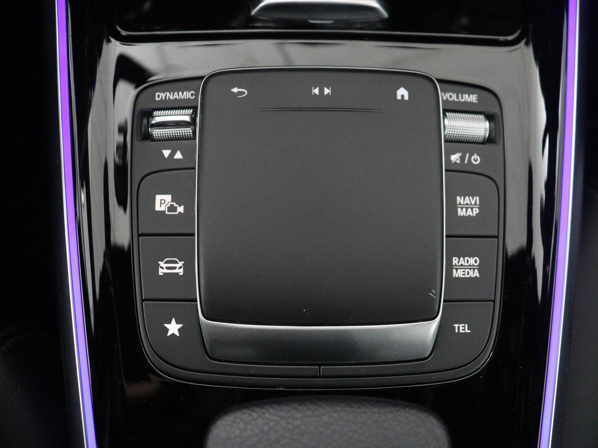 Mercedes-Benz EQA Mercedes-Benz EQA 250 Business Solution Luxury 67 kWh | SOH 94,7% | Half leder | Cruise control | Dodehoek detectie | Stoelverwarming | Camera | Park assist | Navigatie | Sfeerverlichting | Elektrische achterklep
