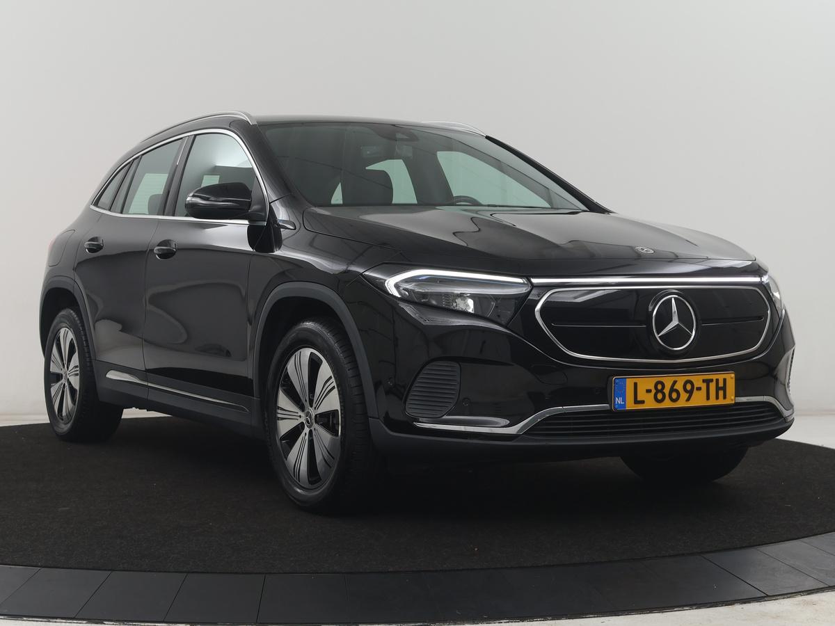 Mercedes-Benz EQA Mercedes-Benz EQA 250 Business Solution Luxury 67 kWh | SOH 94,7% | Half leder | Cruise control | Dodehoek detectie | Stoelverwarming | Camera | Park assist | Navigatie | Sfeerverlichting | Elektrische achterklep