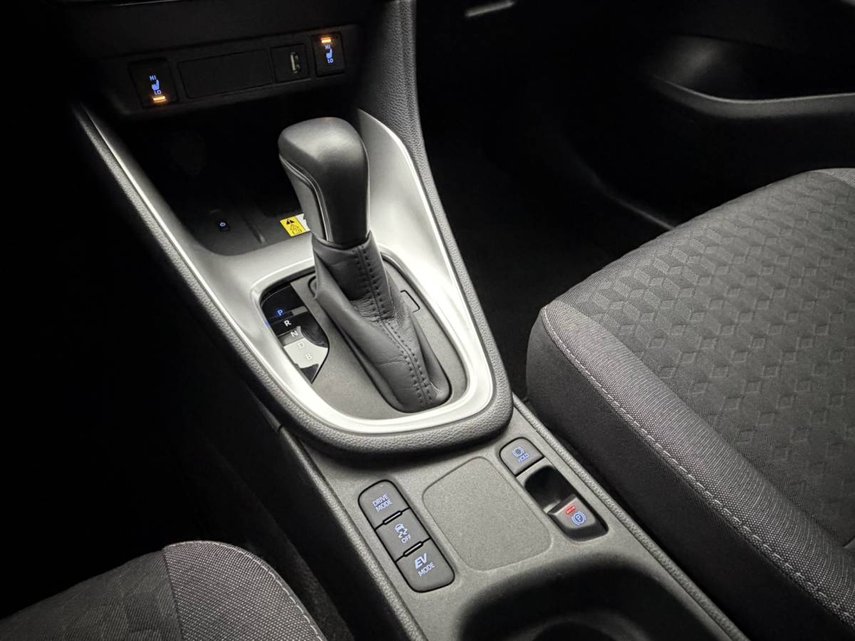 Toyota Yaris Toyota Yaris 1.5 Hybrid Style | FabrieksGarantie | Full-Led | JBL Audio | Navigatie | Camera | Carplay&Android
