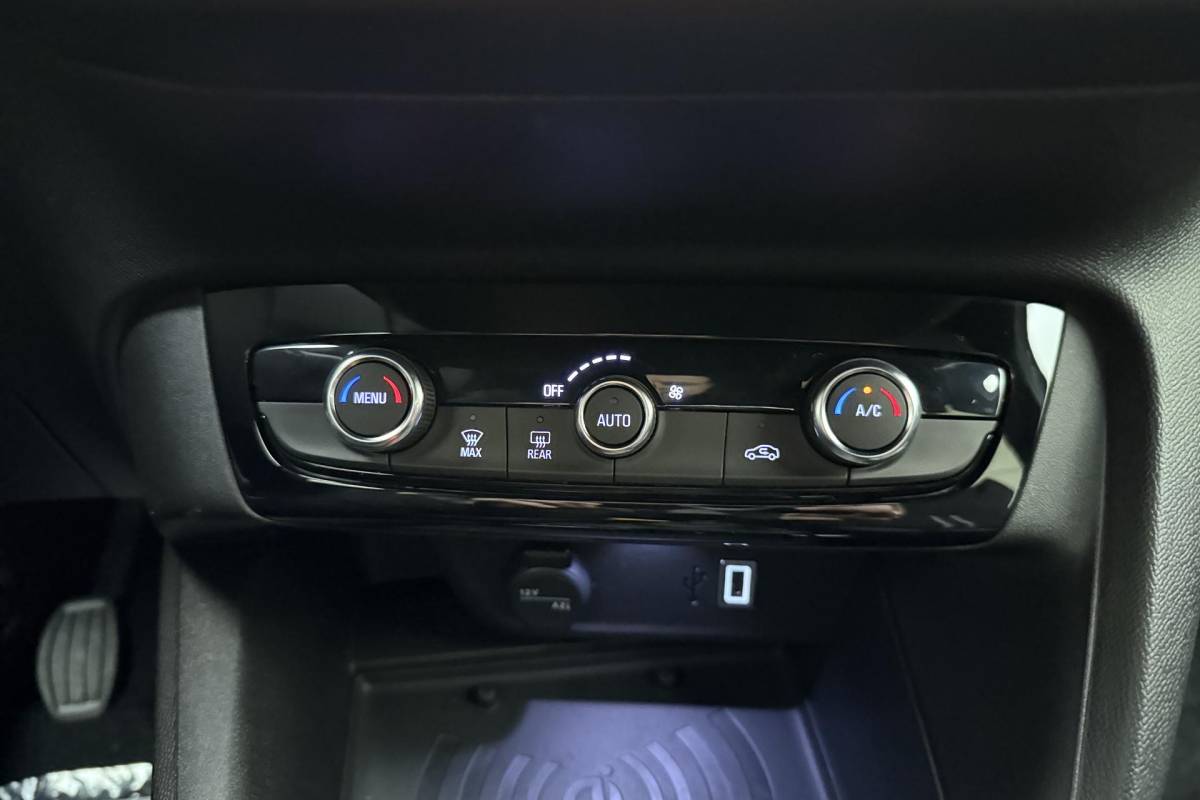 Opel Corsa Opel Corsa 1.2 Turbo 100pk GS | Navigatie | Climate control | Camera | Draadloze telefoonlader | Parkeersensoren | Keyless | Lichtmetalen velgen | Extra getint glas
