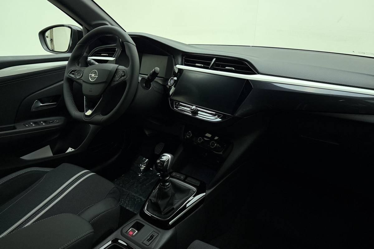 Opel Corsa Opel Corsa 1.2 Turbo 100pk GS | Navigatie | Climate control | Camera | Draadloze telefoonlader | Parkeersensoren | Keyless | Lichtmetalen velgen | Extra getint glas