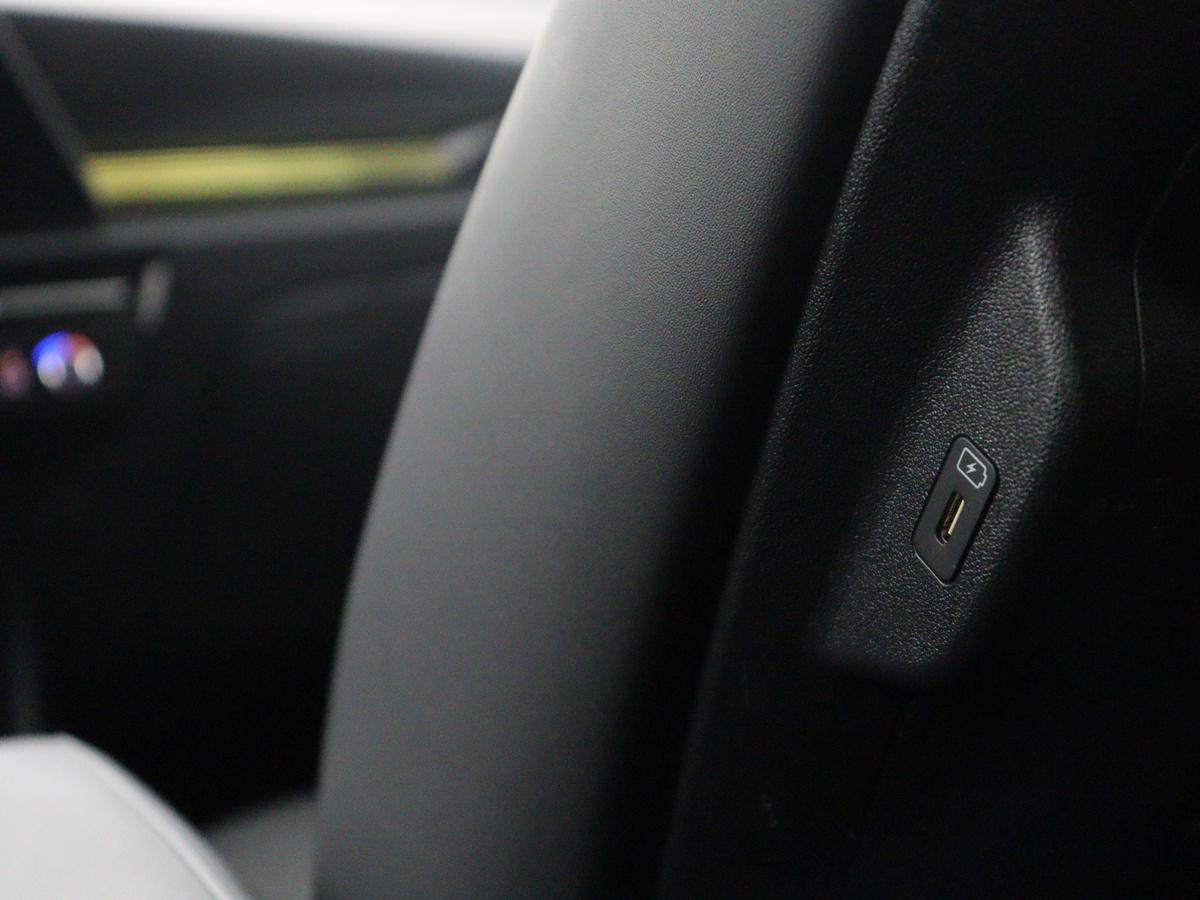 Kia Niro Kia Niro 1.6 GDi Hybrid DynamicPlusLine | Panoramadak | Leder | Cruise control | Head-up | Stuur/stoel verwarming | Navigatie | Carplay | Camera | Park assist | Elektrische achterklep