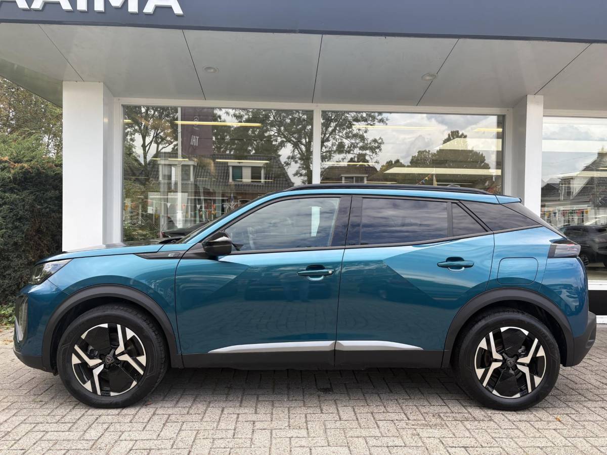 Peugeot e-2008 Peugeot e-2008 EV Allure 54 kWh | tot 406km WLTP range | Parkeersensoren voor + achter | Draadloos Apple Carplay/Android Auto | Cruise Control | Privacy Glass