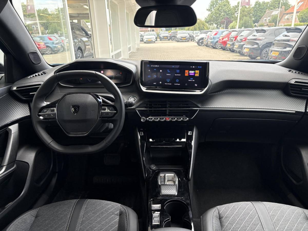 Peugeot e-2008 Peugeot e-2008 EV Allure 54 kWh | tot 406km WLTP range | Parkeersensoren voor + achter | Draadloos Apple Carplay/Android Auto | Cruise Control | Privacy Glass