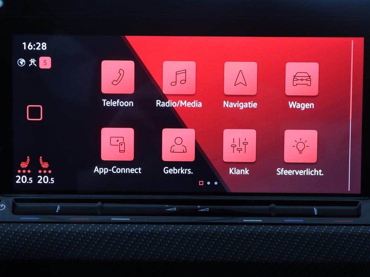 Volkswagen Golf Volkswagen Golf Variant 1.5 eTSI R-Line Business | Panoramadak | Sportstoelen | Adaptive cruise | Stuur/stoel verwarming | Park assist | Navigatie | Carplay | Sfeerverlichting | Climate control | 18″ velgen
